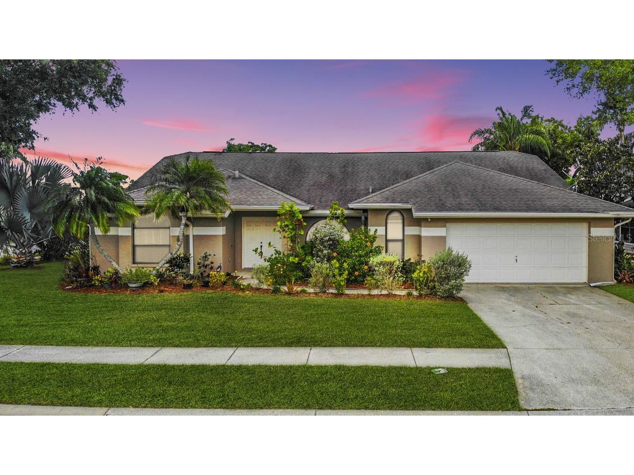 7988 Glenbrooke Lane Sarasota FL 34243 T3517208 image1