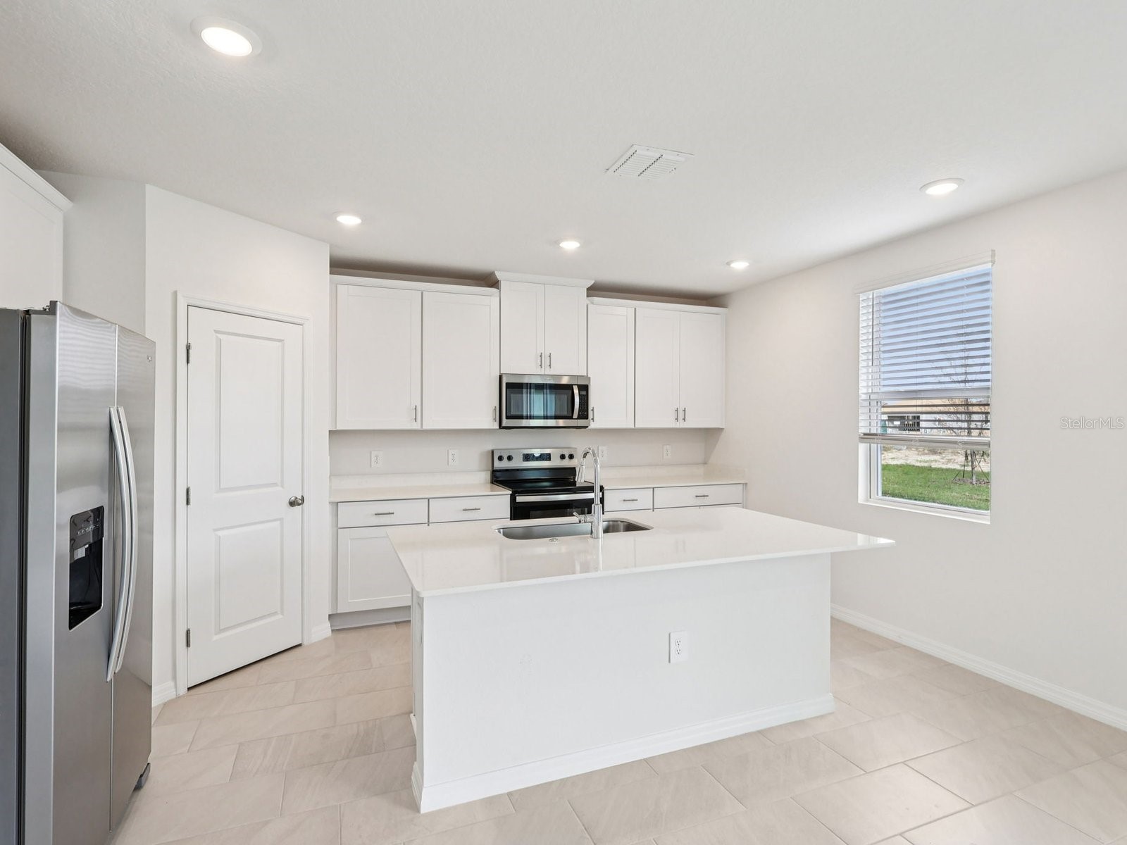 799 Sunshower Drive Lady Lake FL 32159 TB8484366 image3