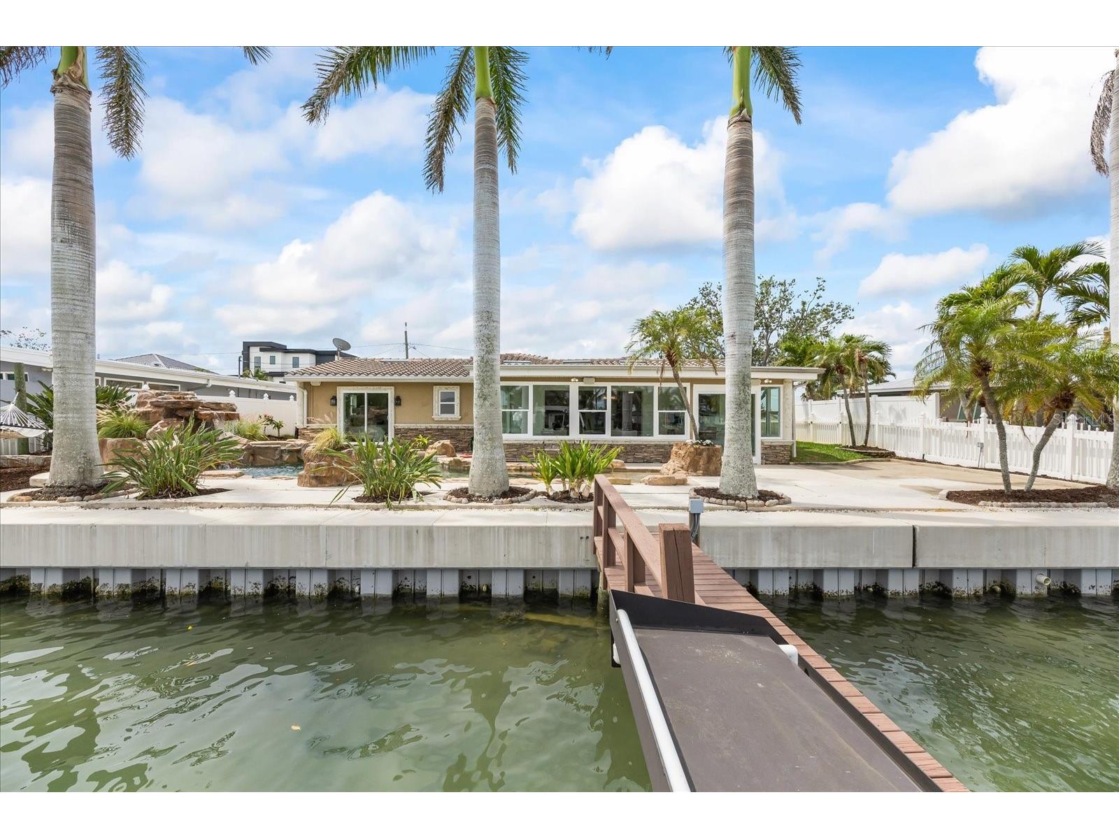 7991 1st Avenue S Saint Petersburg FL 33707 TB8427175 image6