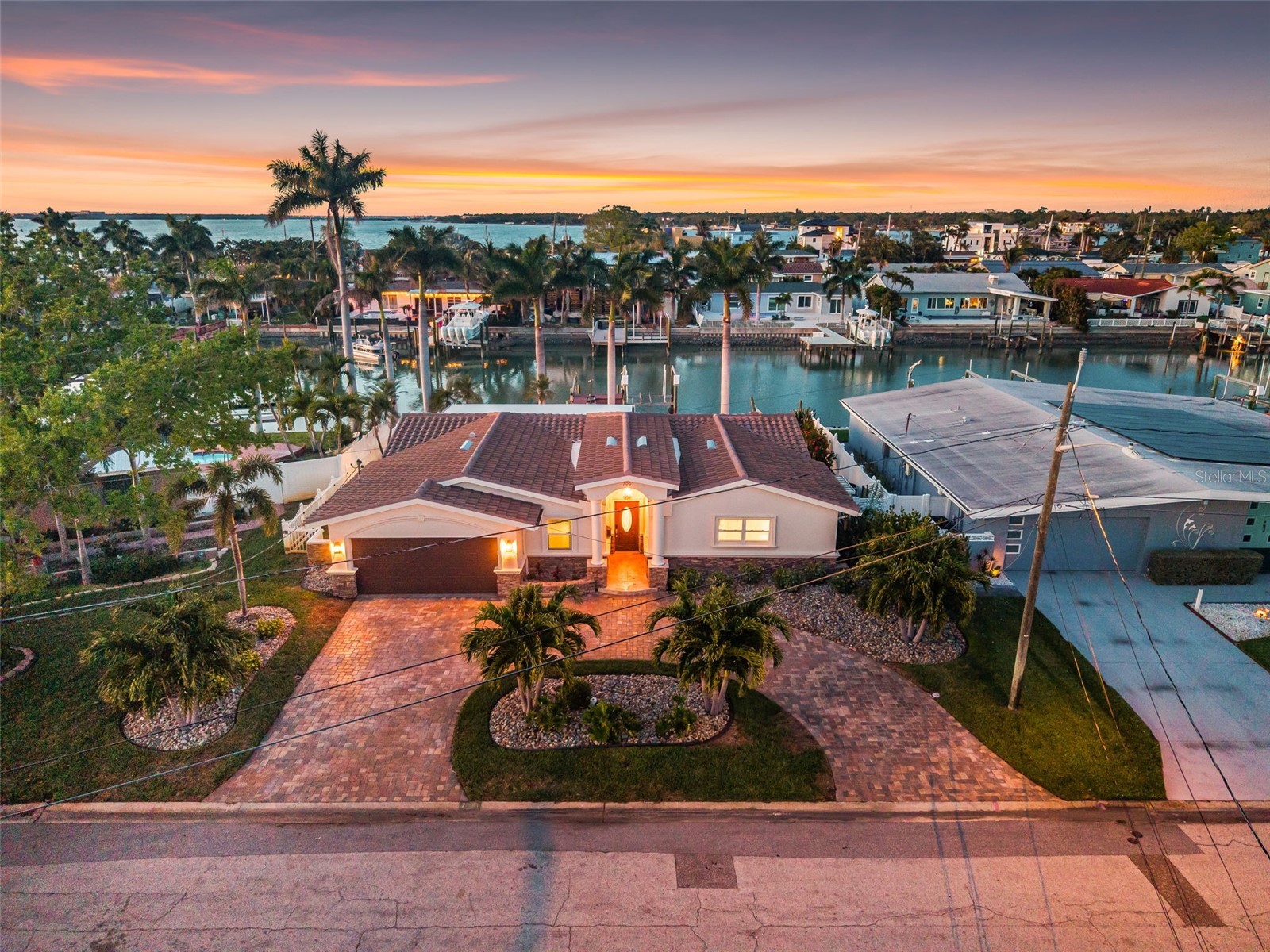 7991 1st Avenue S Saint Petersburg FL 33707 TB8487683 image2