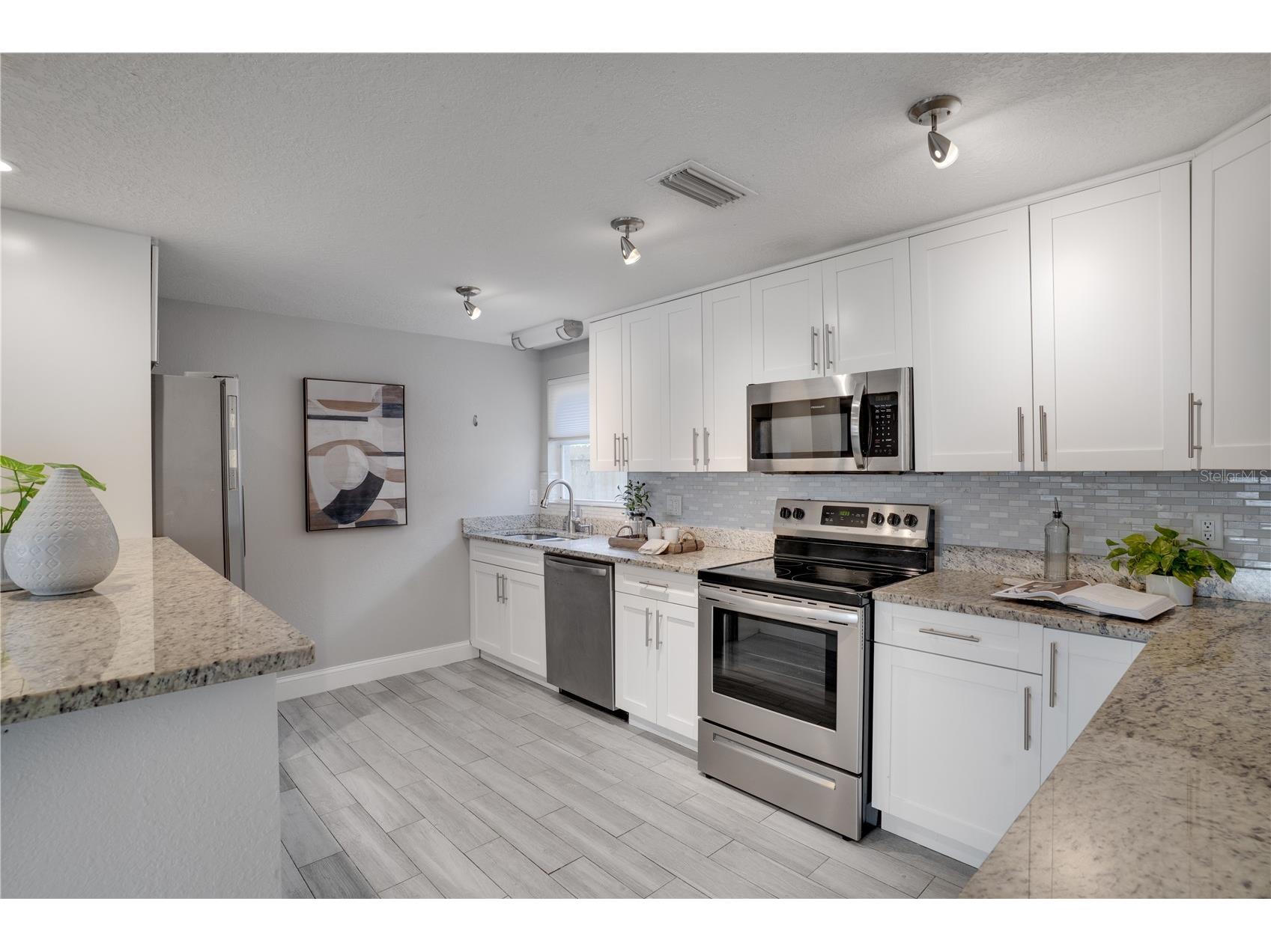 7991 24th Ave N Avenue N Saint Petersburg FL 33710 TB8514398 image11