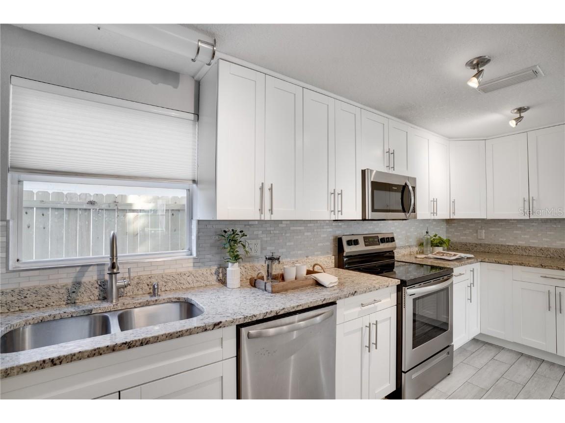 7991 24th Avenue N Saint Petersburg FL 33710 TB8436575 image12