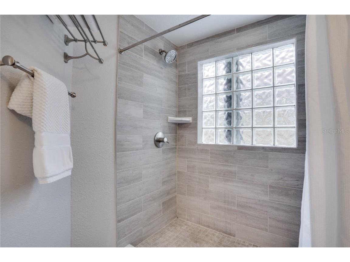 7991 24th Avenue N Saint Petersburg FL 33710 TB8436575 image20