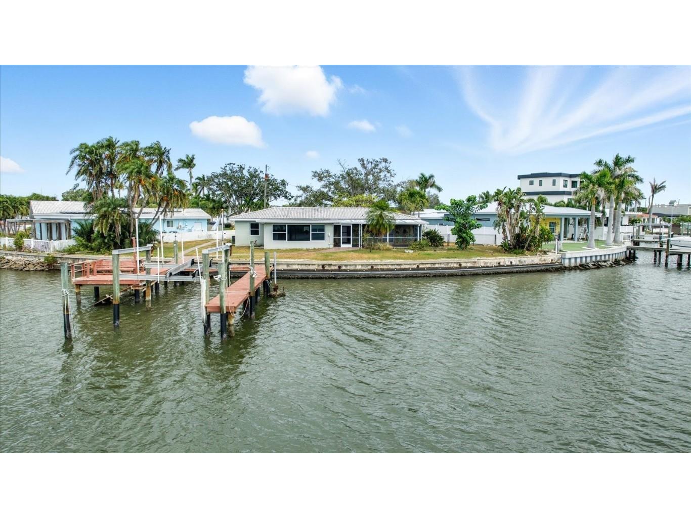 7998 1st Avenue S Saint Petersburg FL 33707 TB8417330 image20