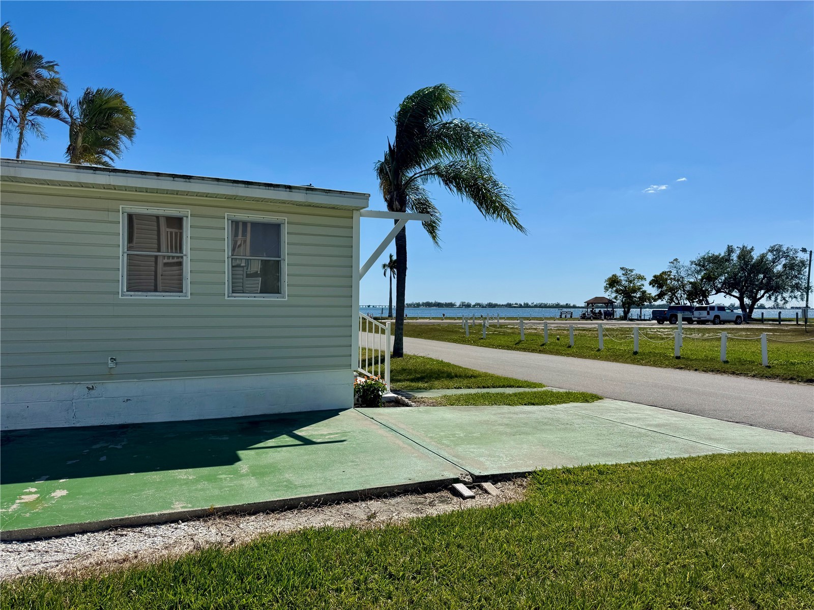 8 6th Street Bradenton FL 34210 - SARASOTA BAY/INTRACOASTAL A4689687 image3