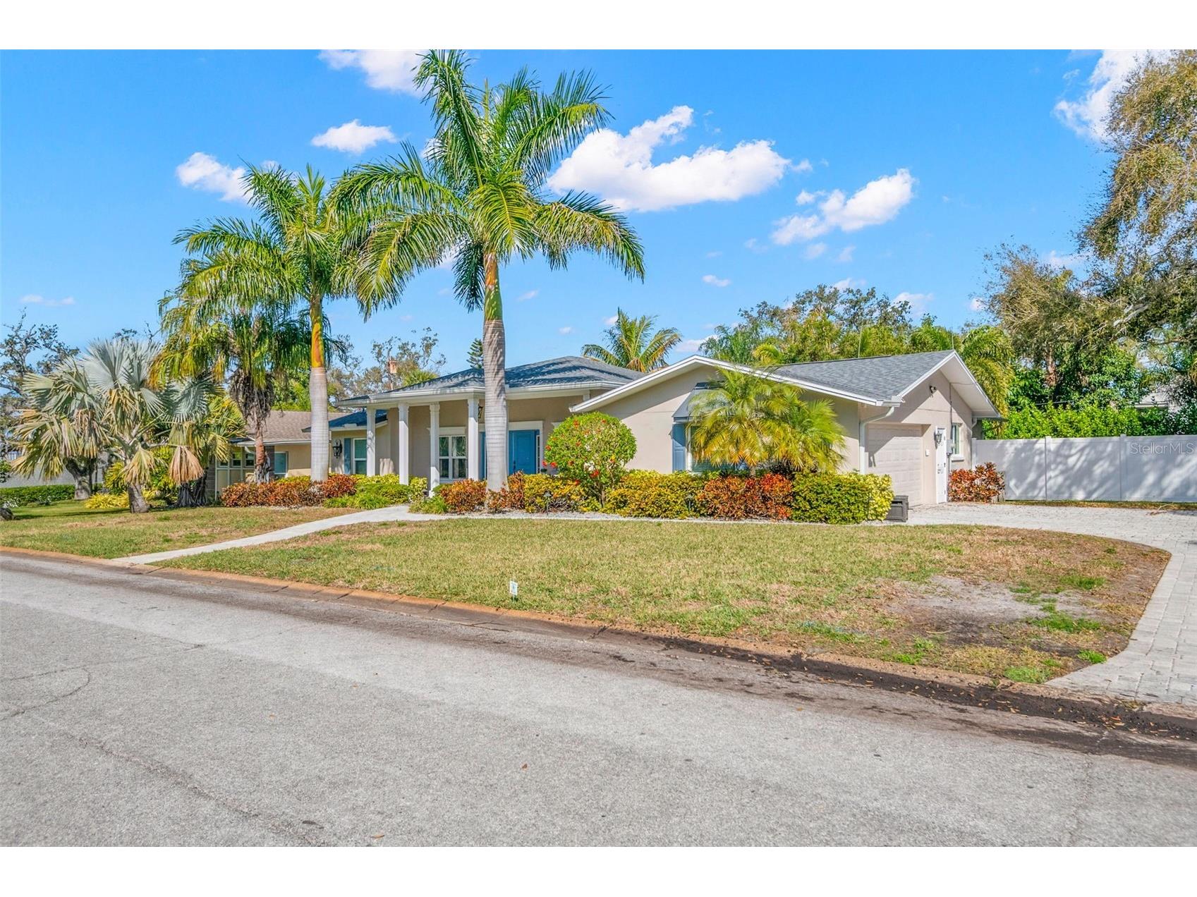 8 Ambleside Drive Belleair FL 33756 TB8483530 image3