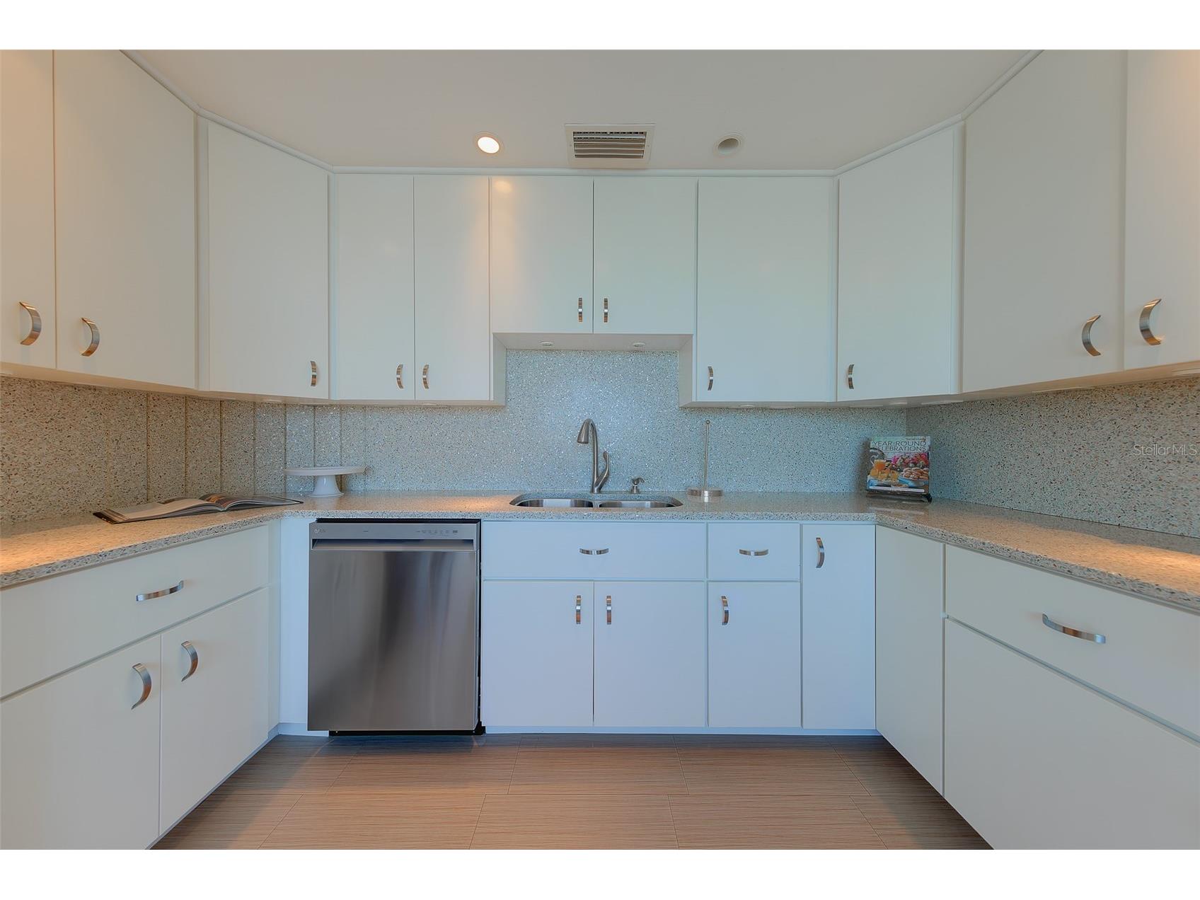 8 Belleview Boulevard #507 Belleair FL 33756 TB8507843 image18