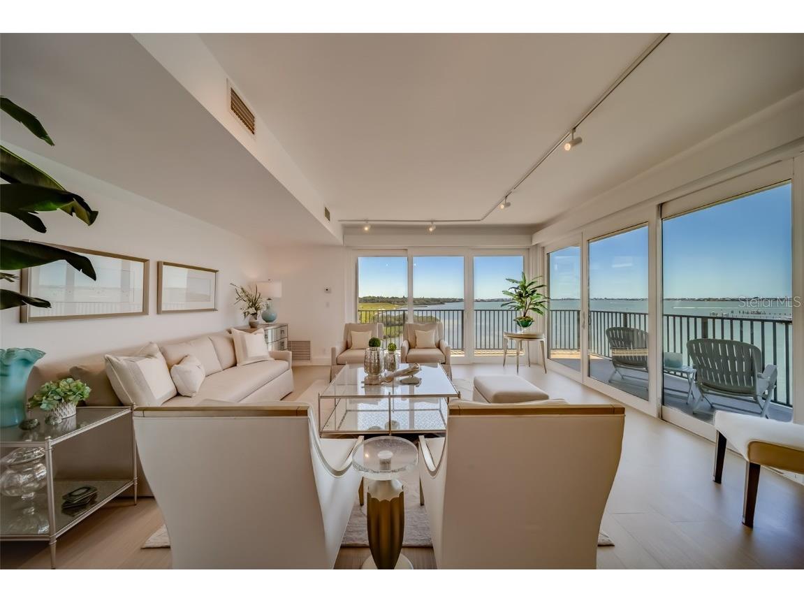 8 Belleview Boulevard #507 Belleair FL 33756 - CLEARWATER BAY U8238003 image1