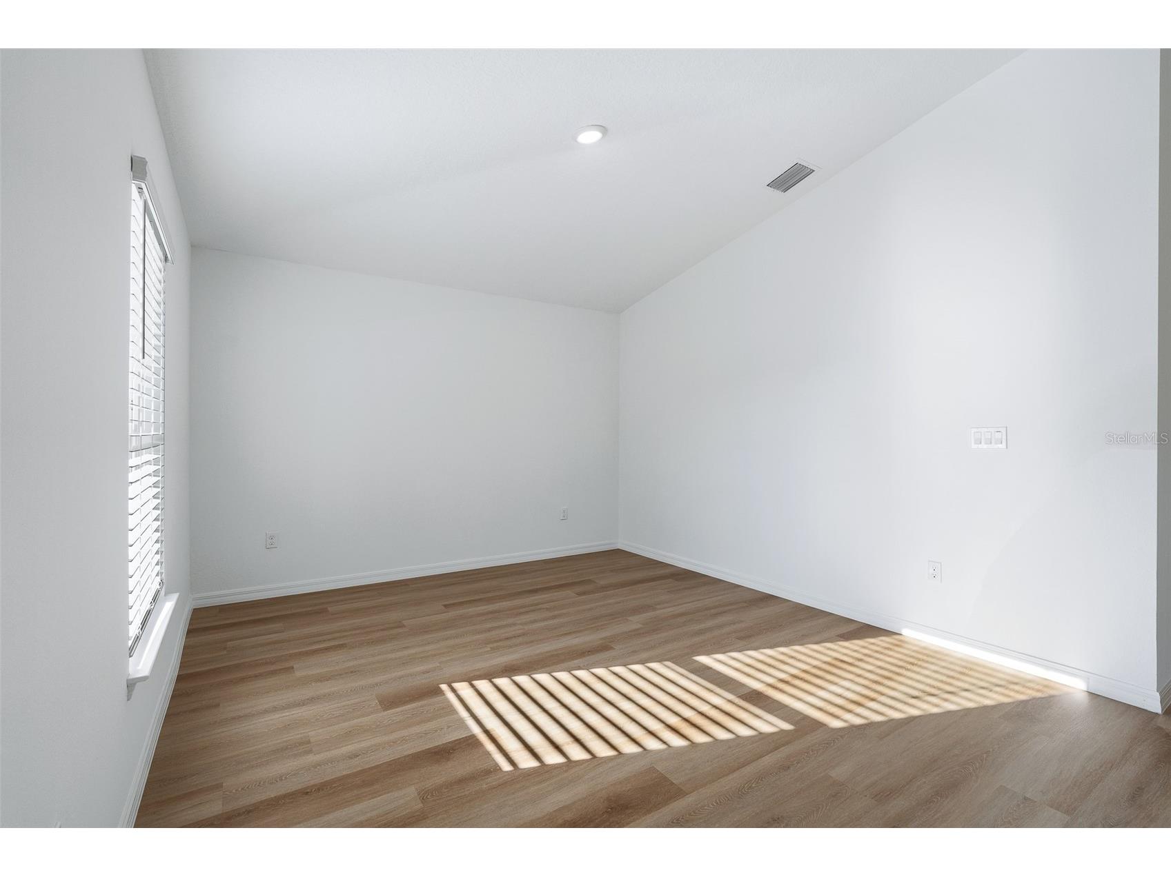 8 Bird Tree Place Palm Coast FL 32137 TB8468662 image3