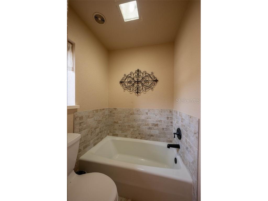 8 Casa Loma Way 8, Lakeland, FL, 33813 MLS L4943191 Edina Realty