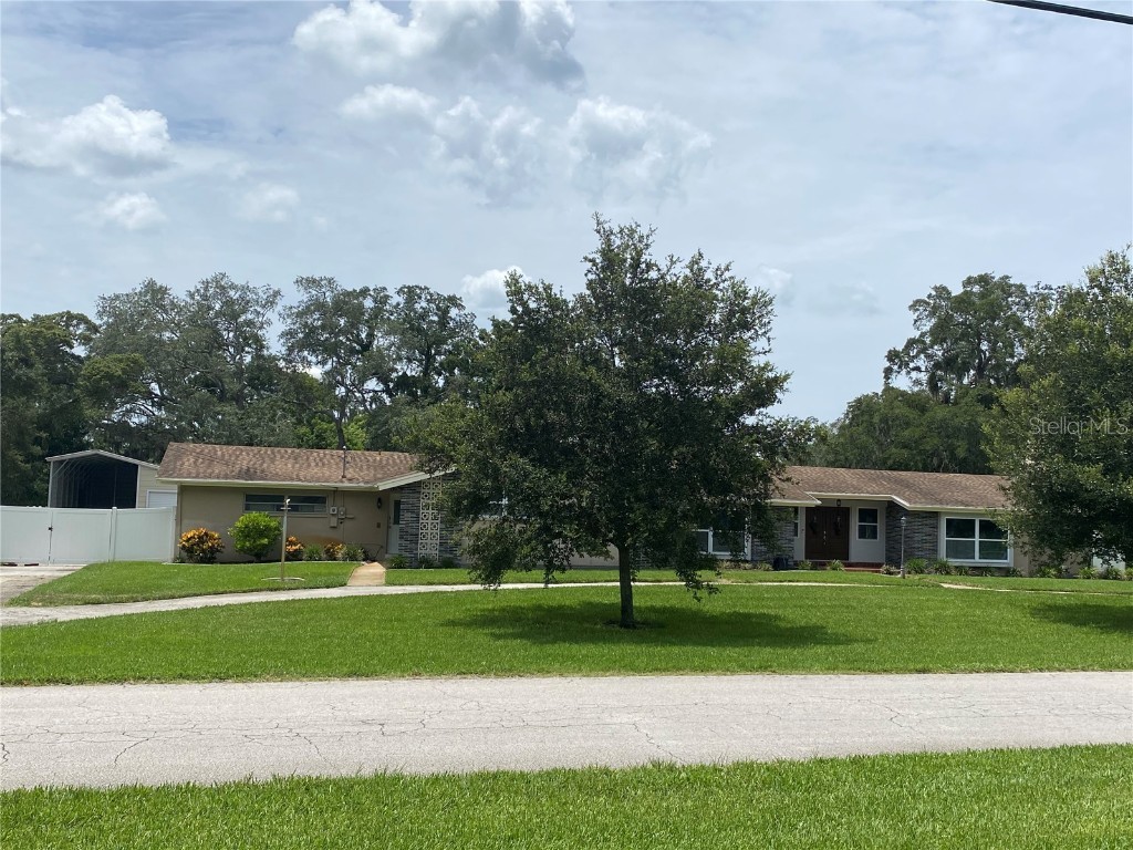 8 Eagle Lane Palm Harbor FL 34683 A4588153 image1