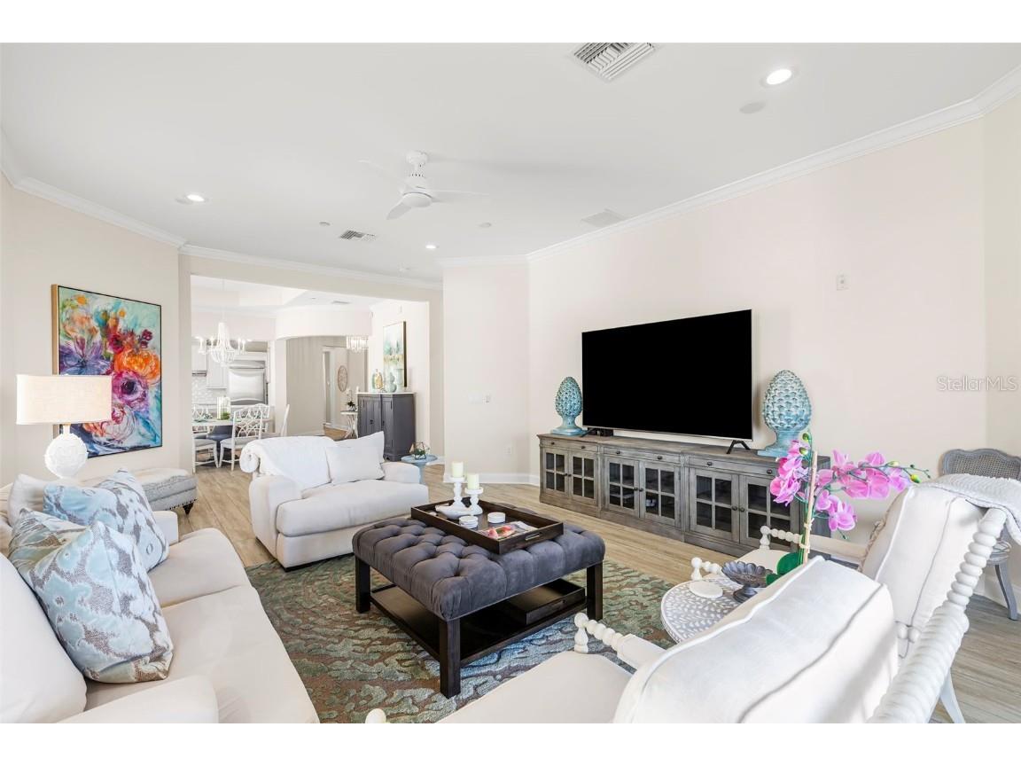 8 Franklin Court S #53D Saint Petersburg FL 33711 TB8443824 image17