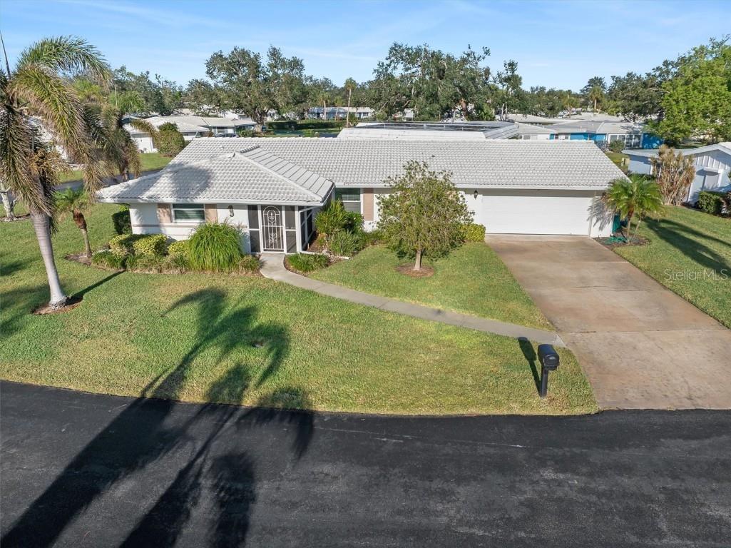 8 Oakwood Drive N #8 Englewood FL 34223 C7502493 image1