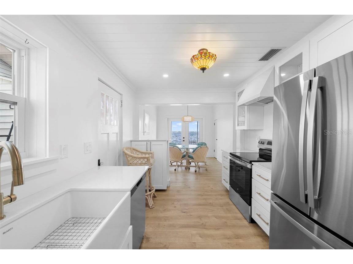 8 Parkview Street Bradenton FL 34208 - MANATEE RIVER C7515860 image9