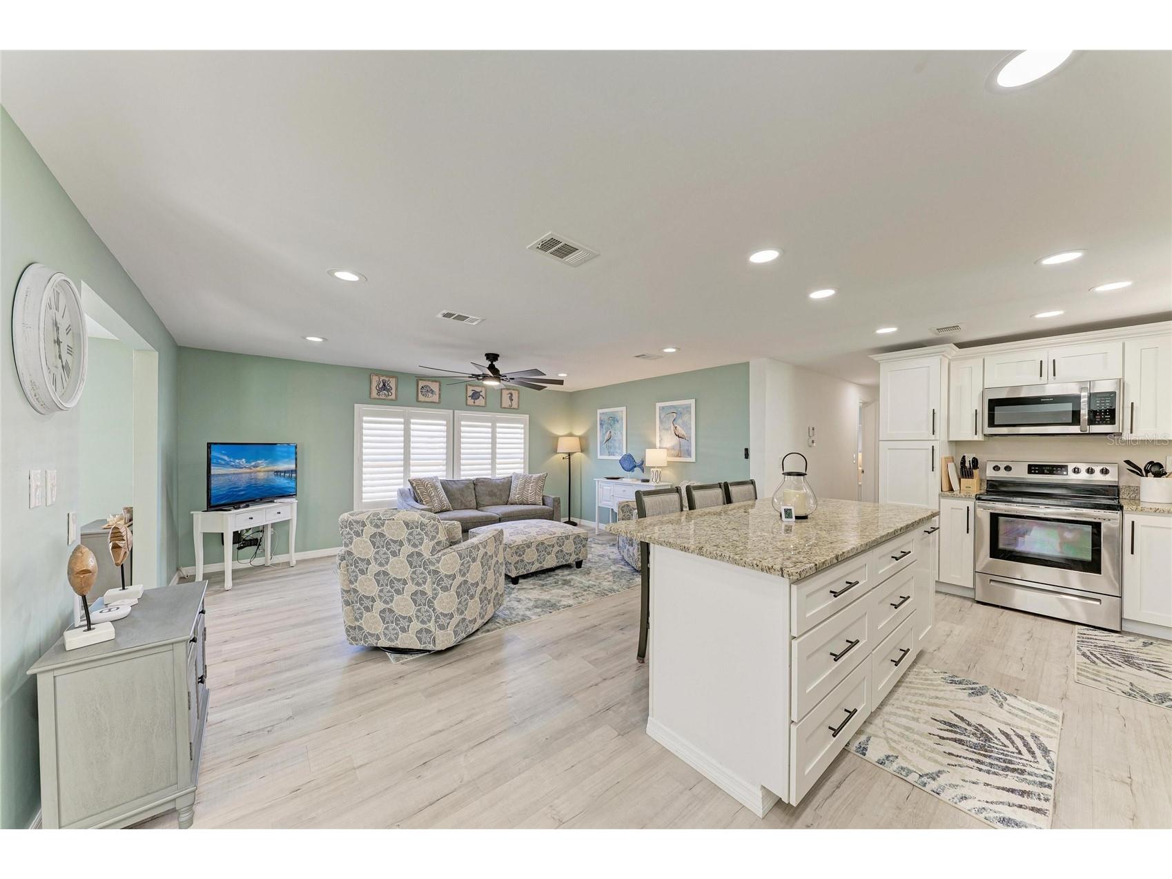 8 S Buena Vista Avenue Englewood FL 34223 A4692083 image16