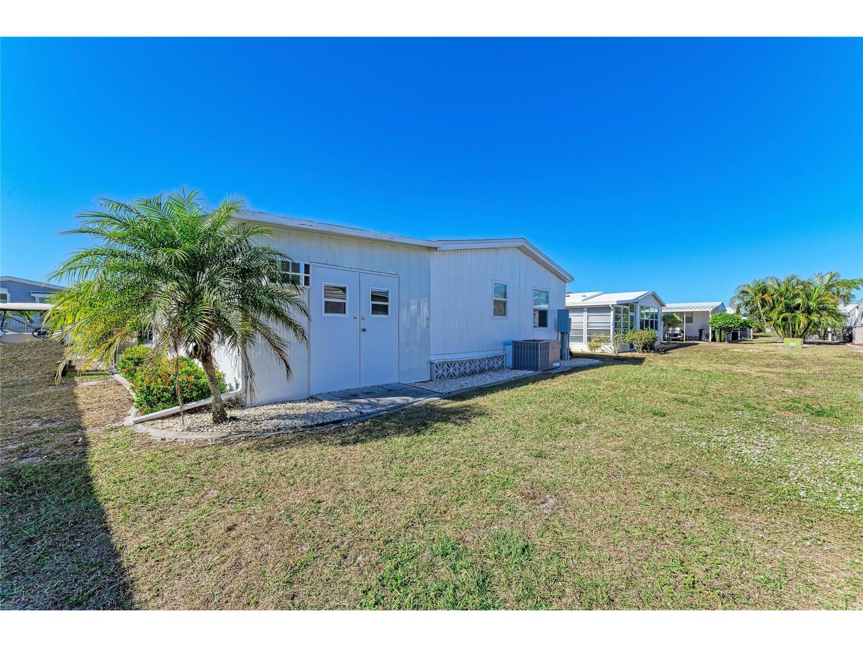 8 S Buena Vista Avenue Englewood FL 34223 A4692083 image3