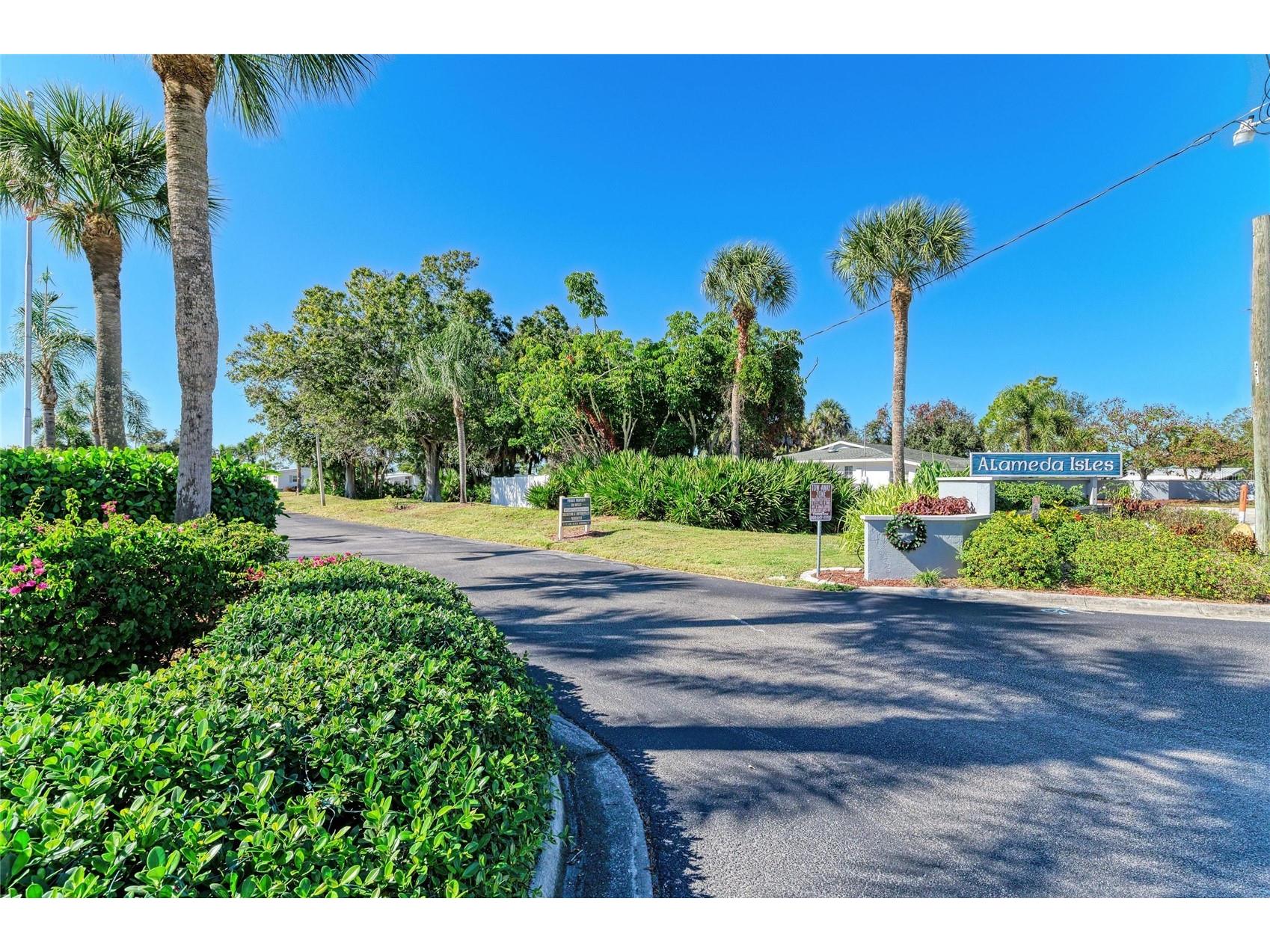 8 S Buena Vista Avenue Englewood FL 34223 A4692083 image45