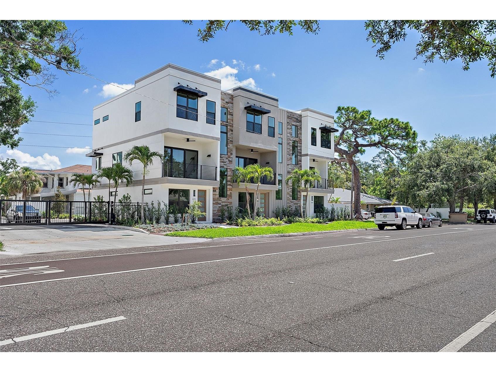80 64th Street S Saint Petersburg FL 33707 TB8482550 image1