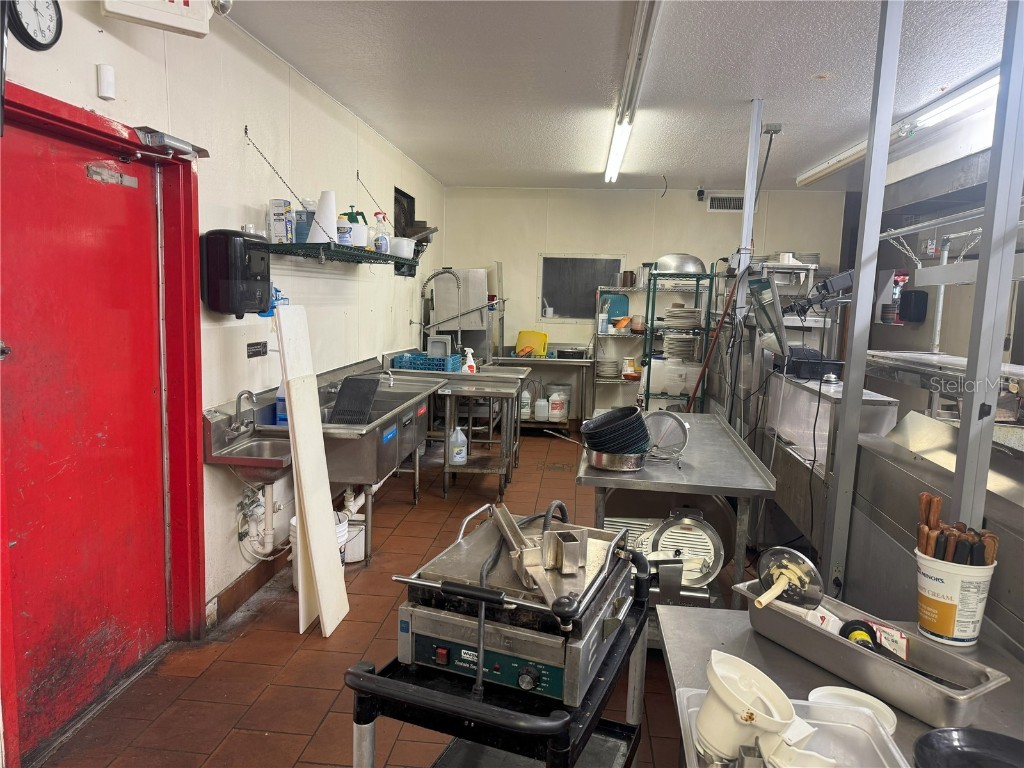 80 W Live Oak Street Tarpon Springs FL 34689 TB8390158 image10