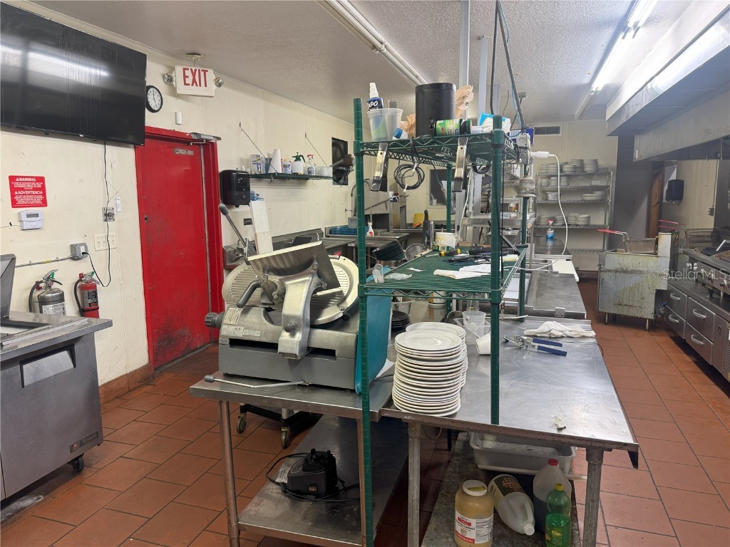 80 W Live Oak Street Tarpon Springs FL 34689 TB8390158 image16