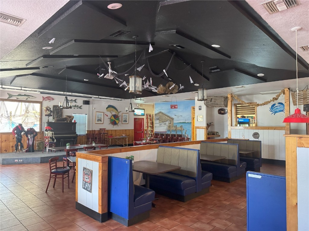 80 W Live Oak Street Tarpon Springs FL 34689 TB8390158 image3