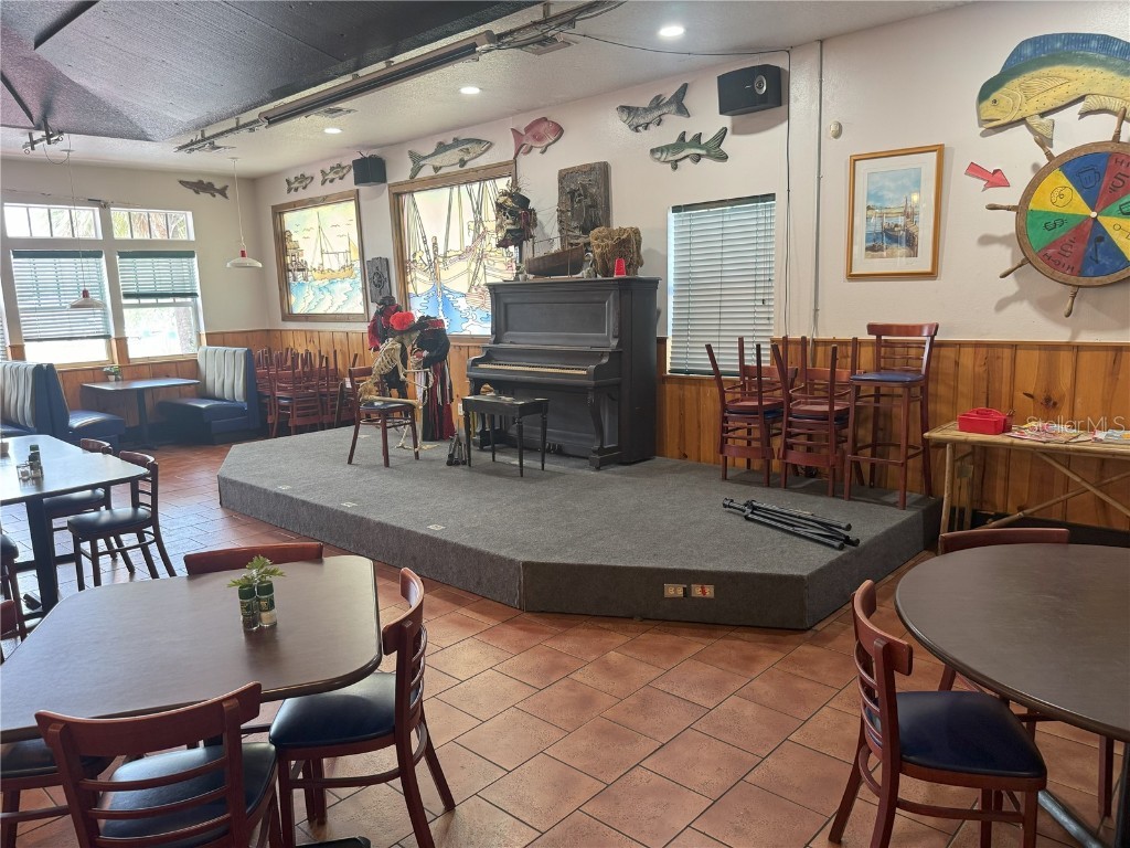 80 W Live Oak Street Tarpon Springs FL 34689 TB8390158 image4