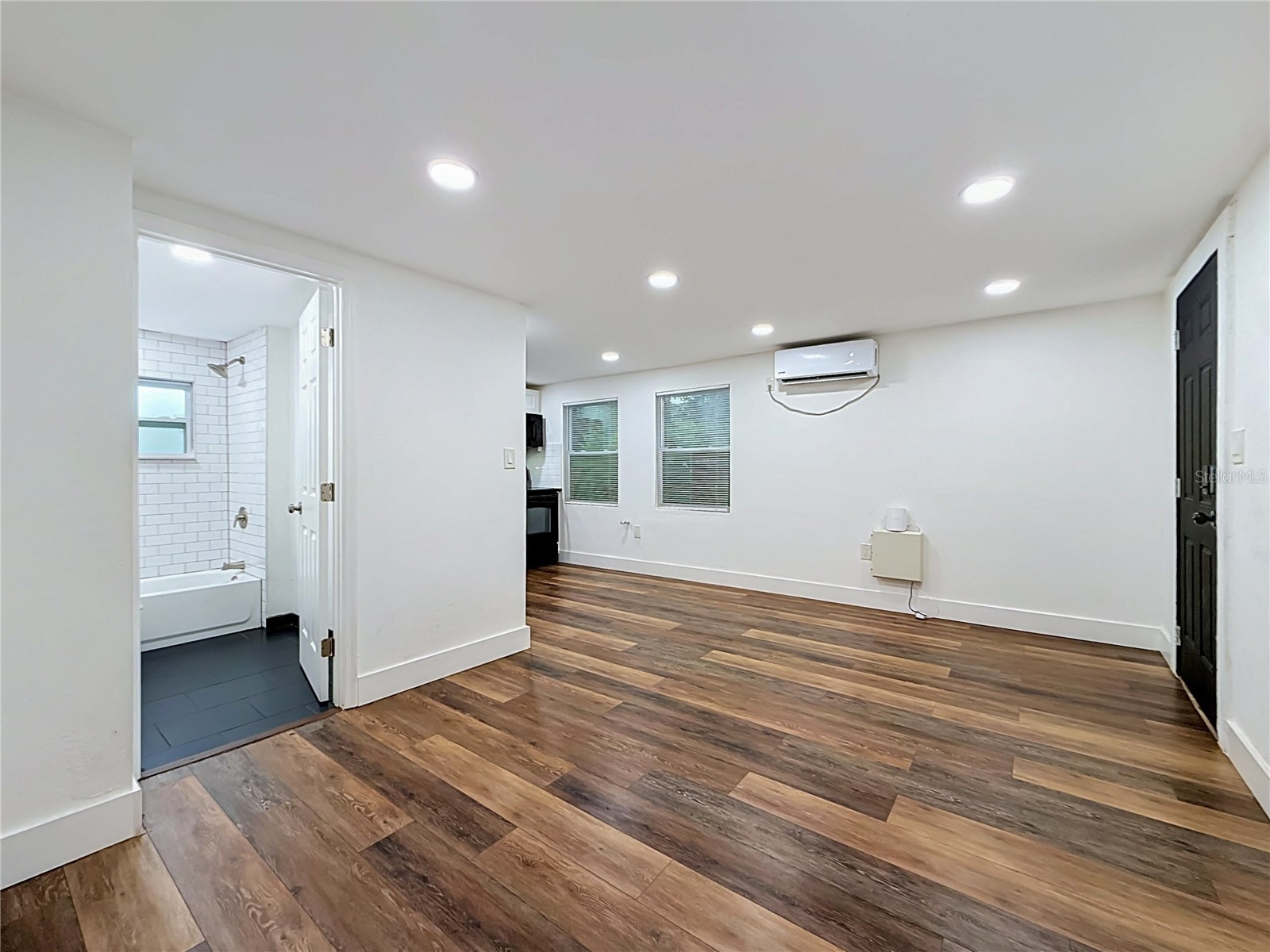 800 15th Avenue S Saint Petersburg FL 33701 TB8521353 image3