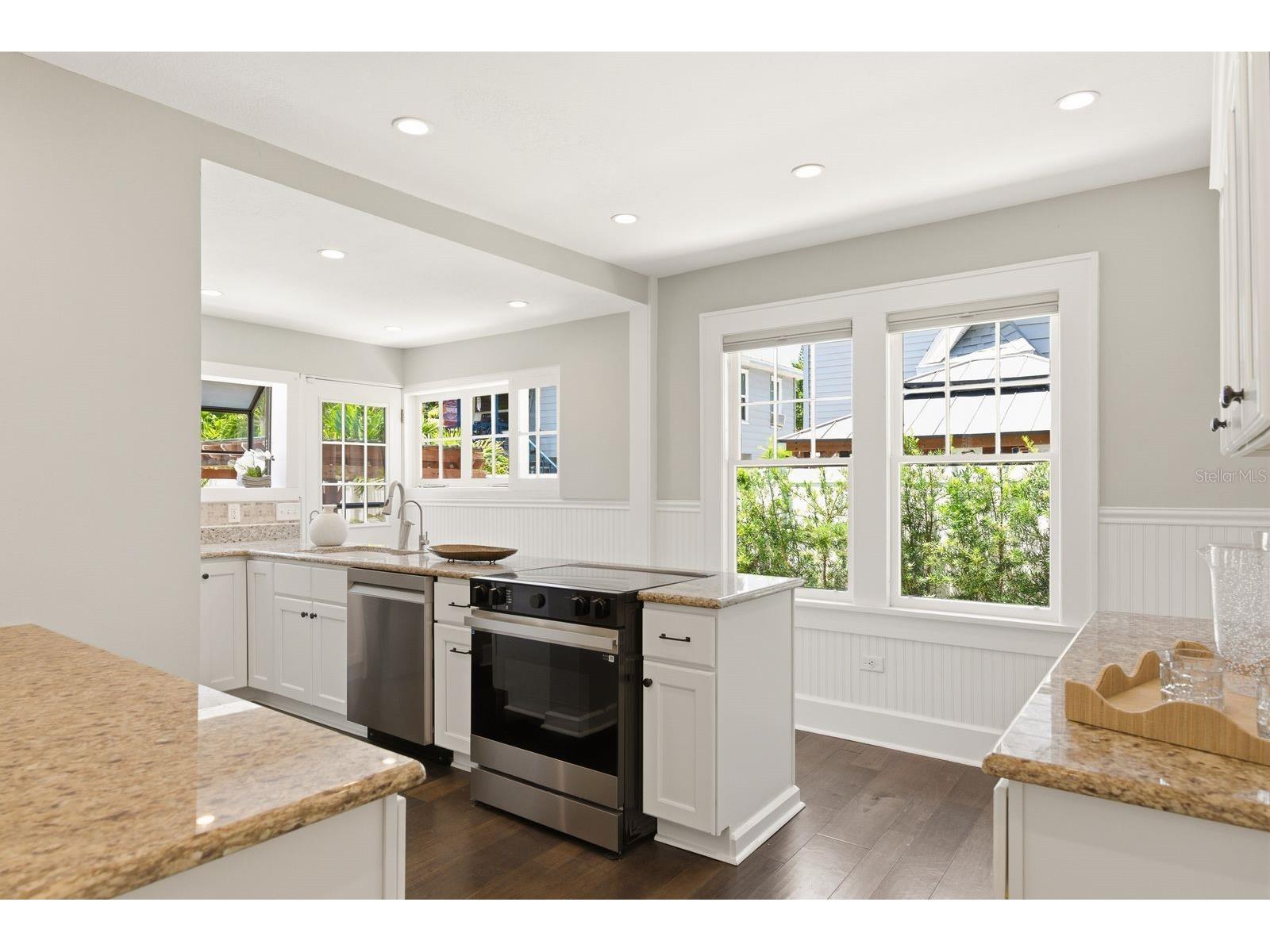 800 18th Avenue N Saint Petersburg FL 33704 TB8481065 image24