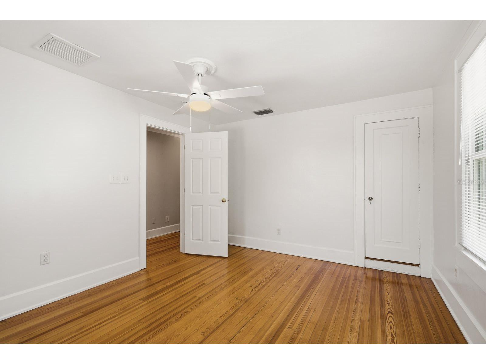800 18th Avenue N Saint Petersburg FL 33704 TB8481065 image43