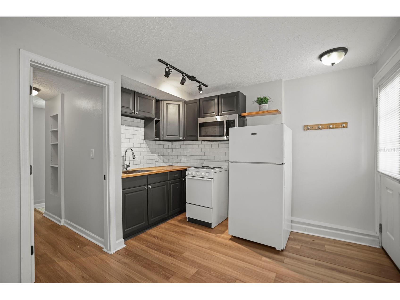 800 18th Avenue N Saint Petersburg FL 33704 TB8481065 image58
