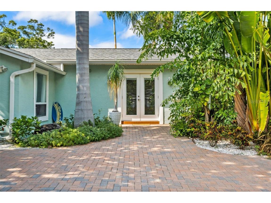 800 41st Avenue N Saint Petersburg FL 33703 U8212607 image1