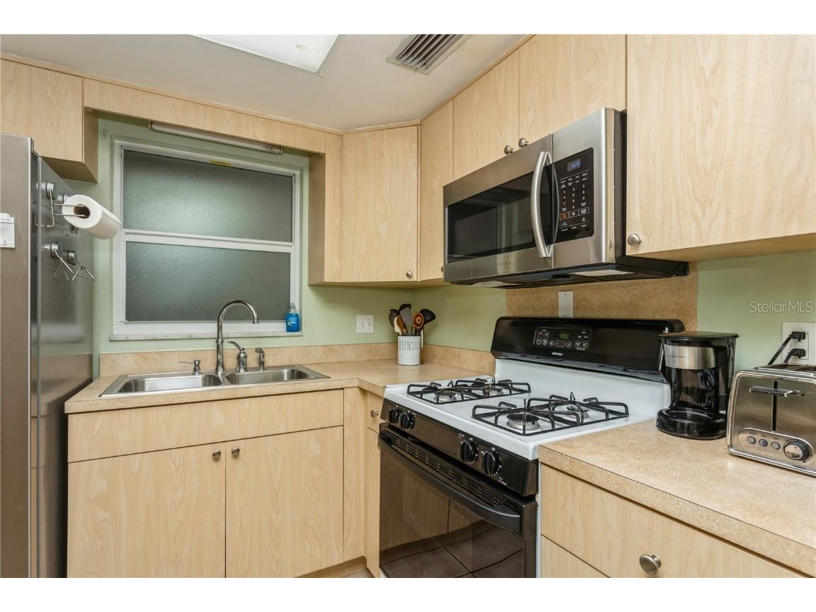 800 71st Avenue N #8 Saint Petersburg FL 33702 TB8354271 image14