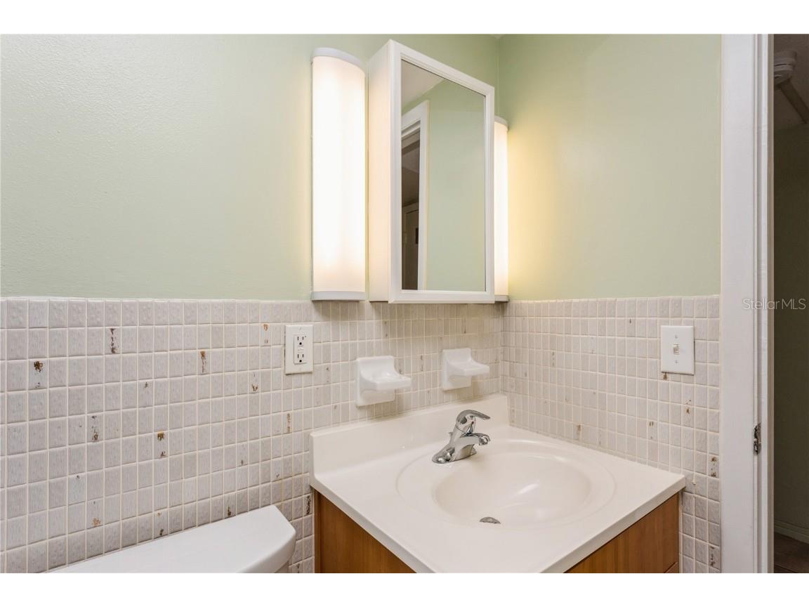 800 71st Avenue N #8 Saint Petersburg FL 33702 TB8354271 image27