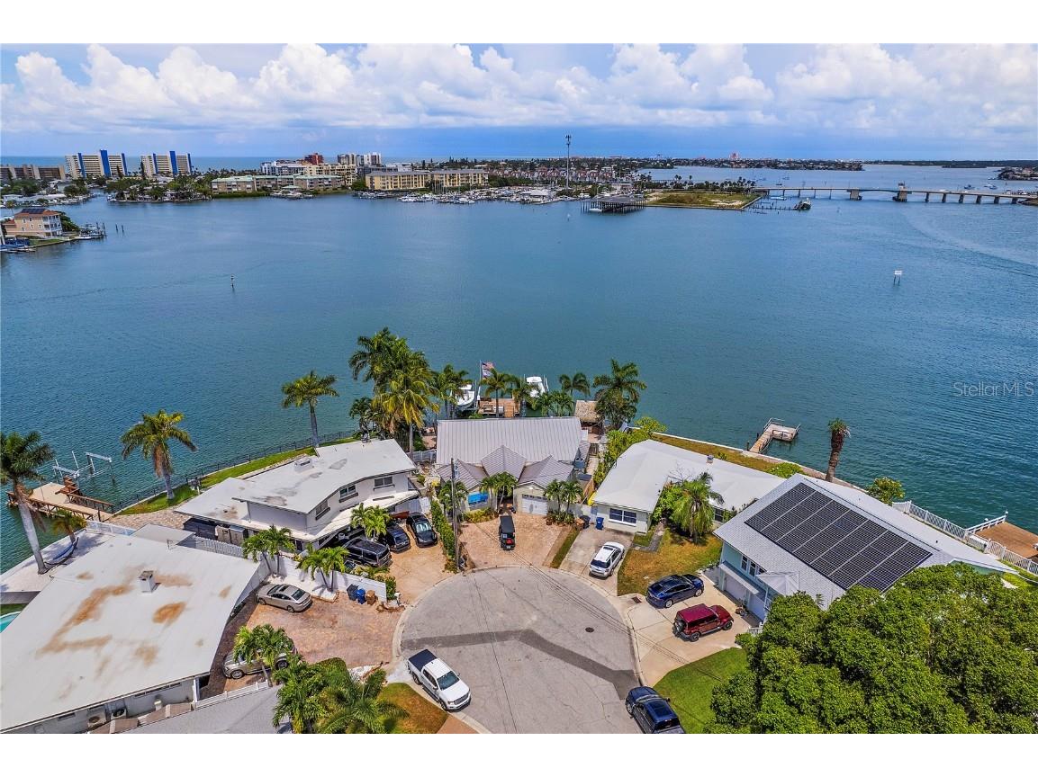 800 Bay Point Drive Madeira Beach FL 33708 - BOCA CIEGA BAY U8212567 image1