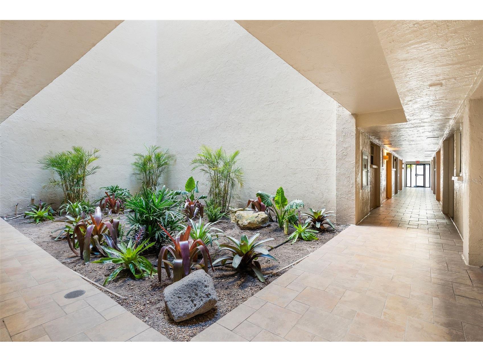 800 Benjamin Franklin Drive #110 Sarasota FL 34236 A4680696 image25