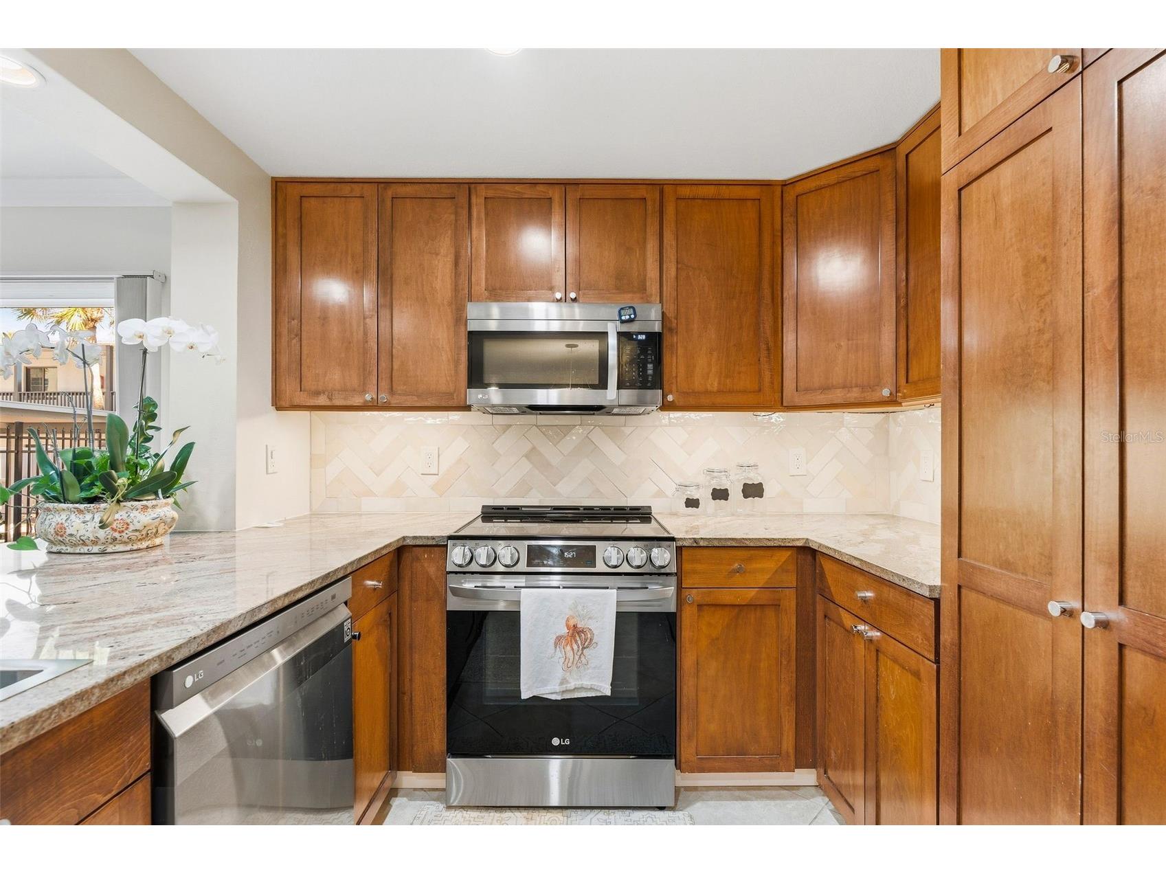 800 Benjamin Franklin Drive #110 Sarasota FL 34236 A4680696 image3