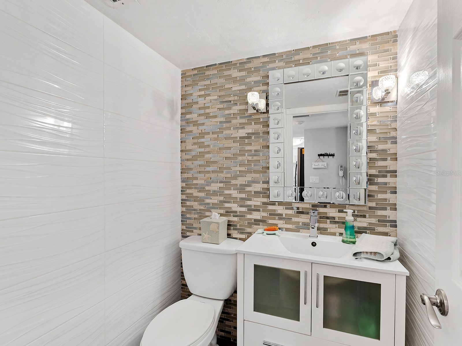 800 Benjamin Franklin Drive #304 Sarasota FL 34236 A4694518 image11