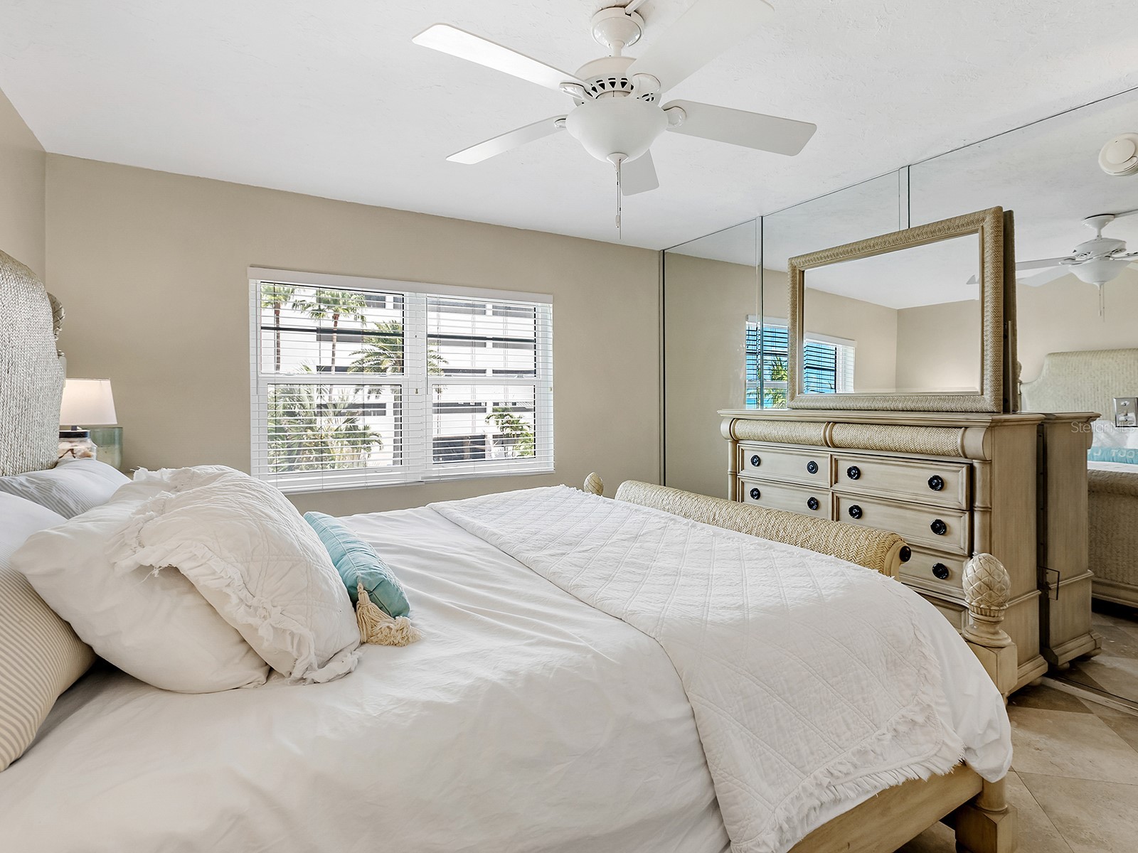 800 Benjamin Franklin Drive #304 Sarasota FL 34236 A4694518 image24