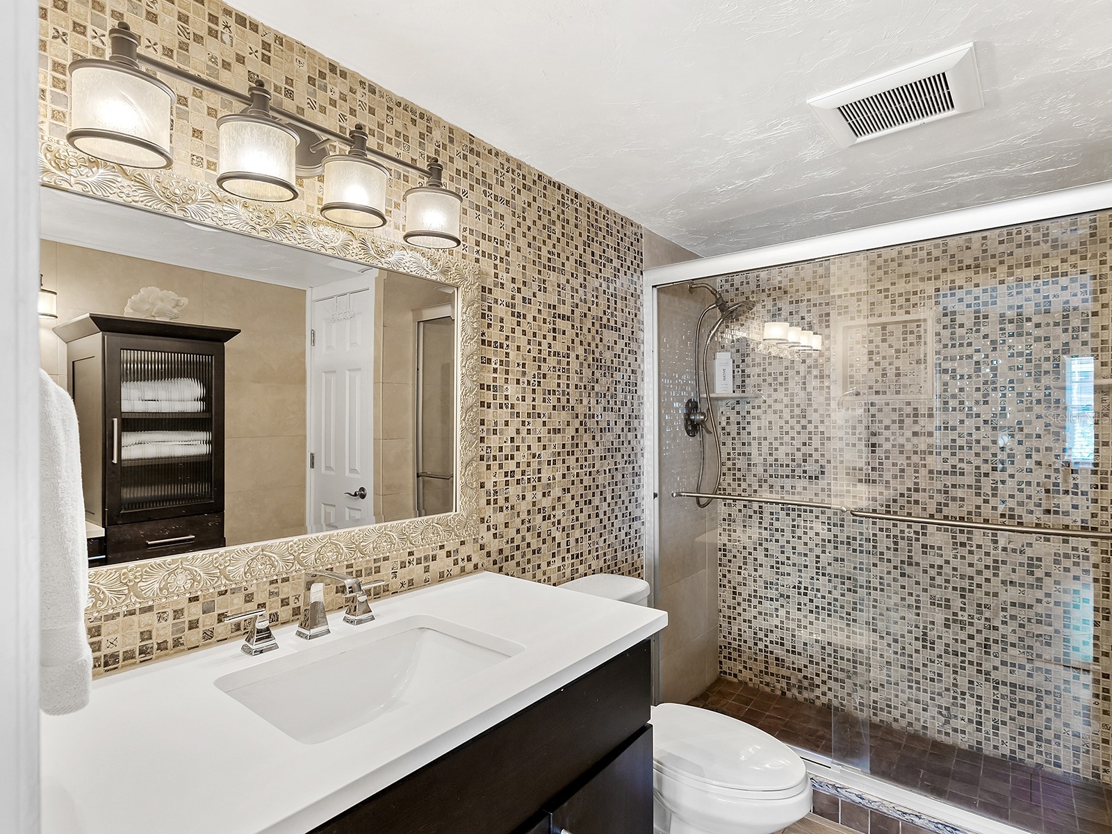 800 Benjamin Franklin Drive #304 Sarasota FL 34236 A4694518 image25