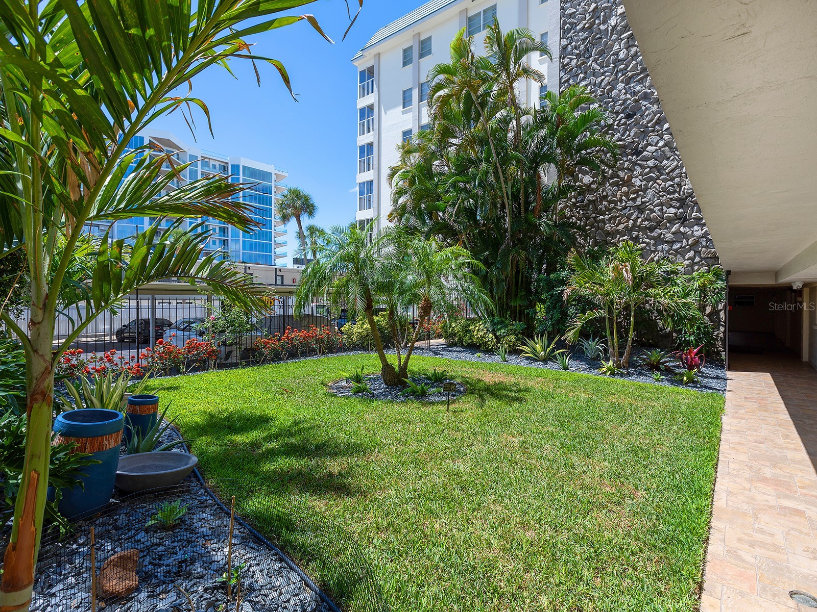 800 Benjamin Franklin Drive #304 Sarasota FL 34236 A4694518 image35
