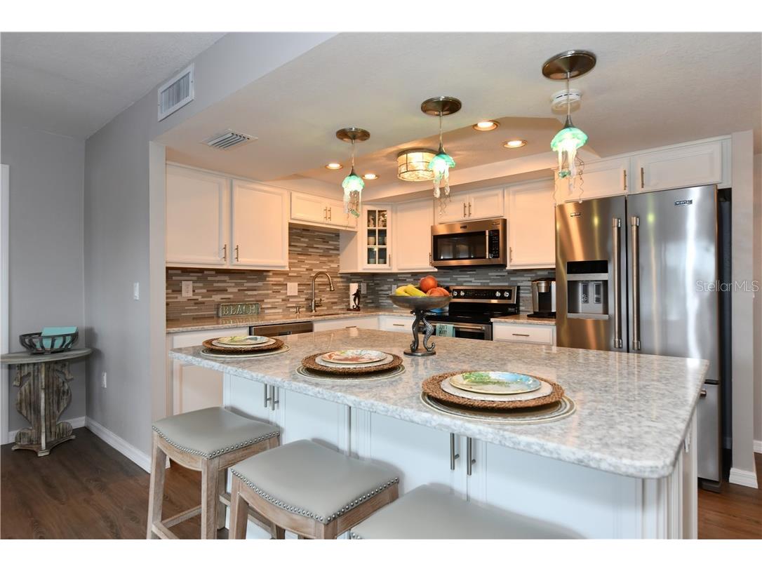 800 Benjamin Franklin Drive #403 Sarasota FL 34236 T3194049 image11