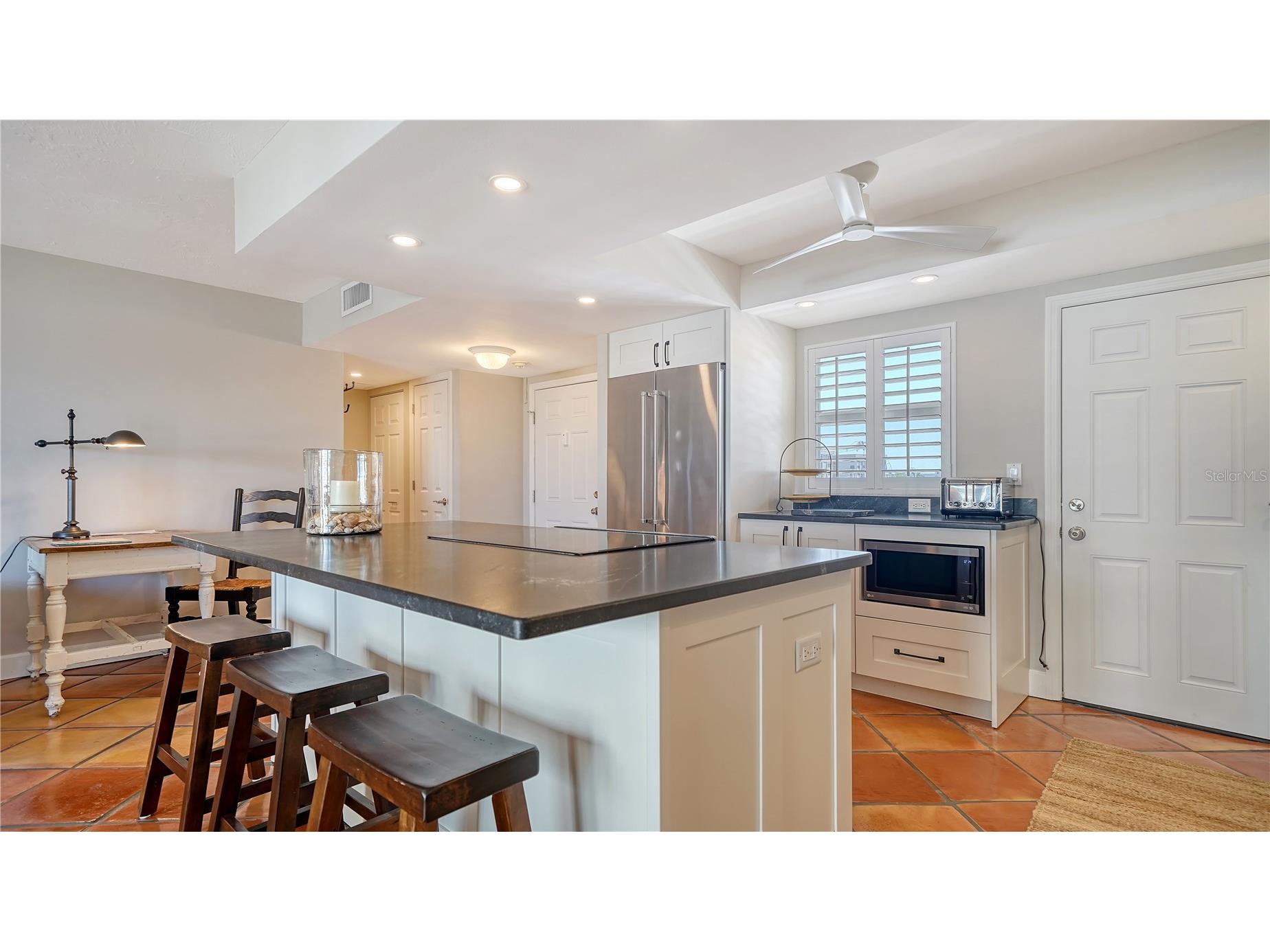 800 Benjamin Franklin Drive #406 Sarasota FL 34236 A4692189 image12