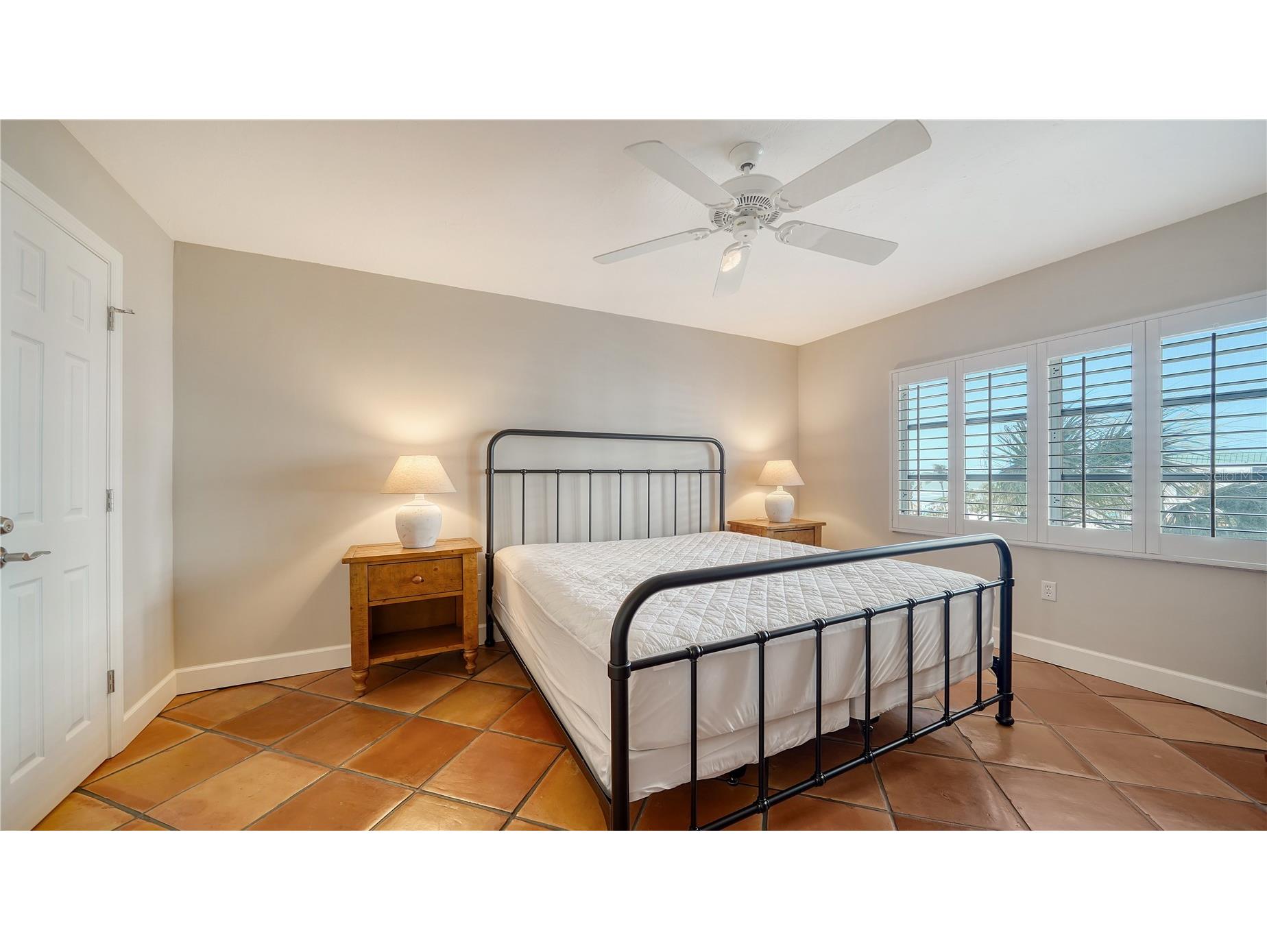 800 Benjamin Franklin Drive #406 Sarasota FL 34236 A4692189 image16