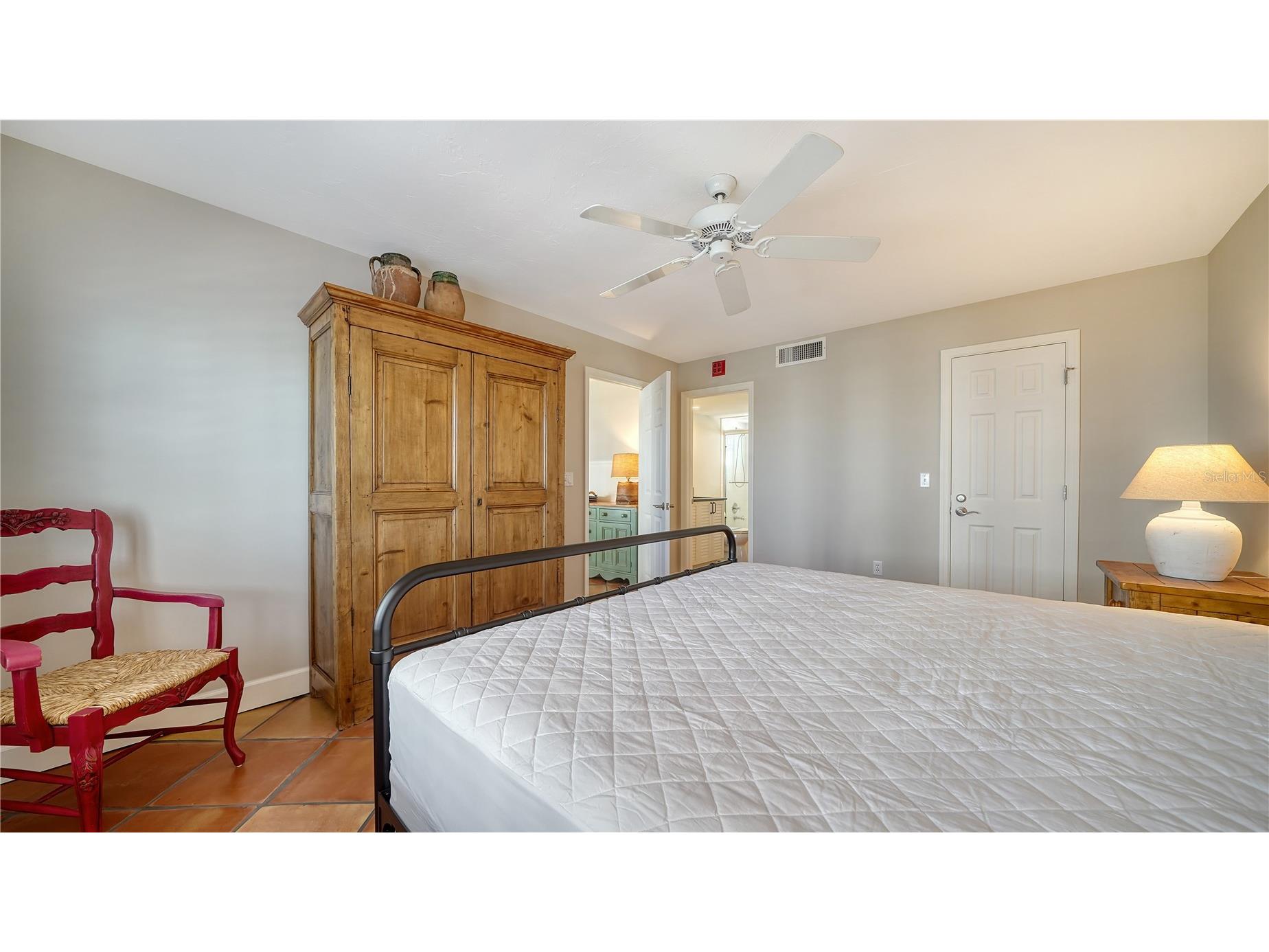 800 Benjamin Franklin Drive #406 Sarasota FL 34236 A4692189 image17