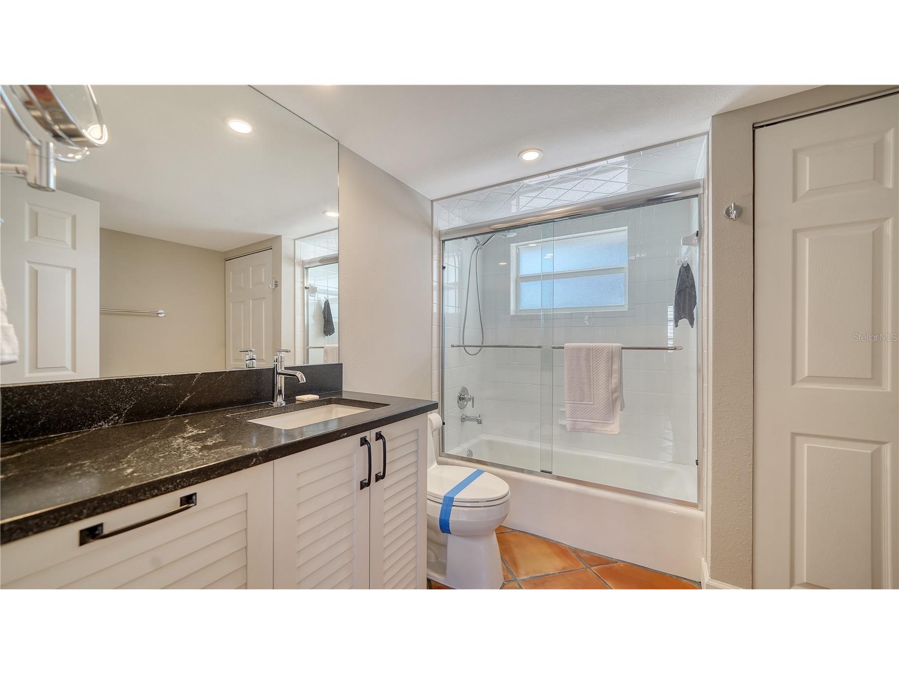 800 Benjamin Franklin Drive #406 Sarasota FL 34236 A4692189 image20