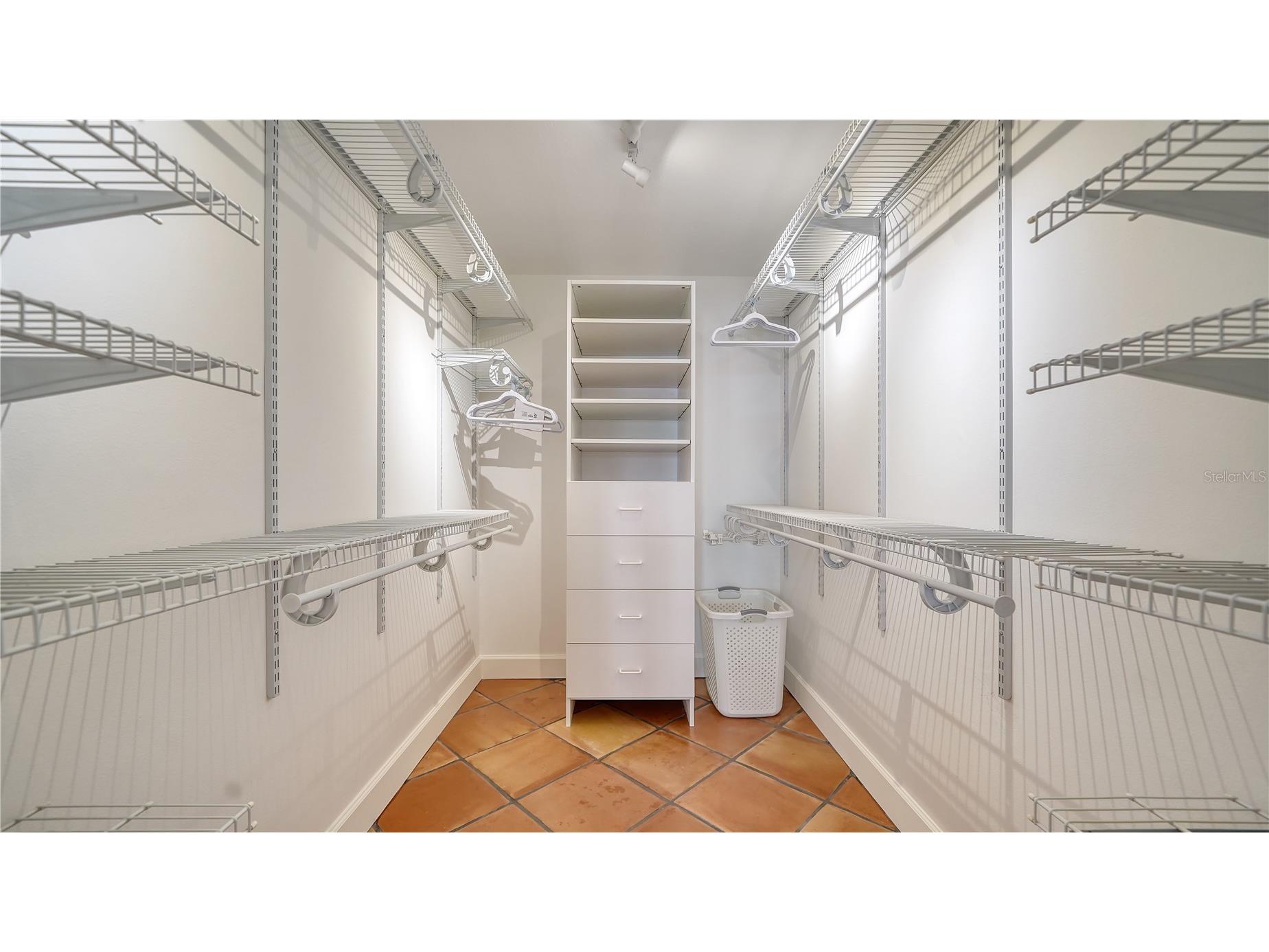 800 Benjamin Franklin Drive #406 Sarasota FL 34236 A4692189 image21