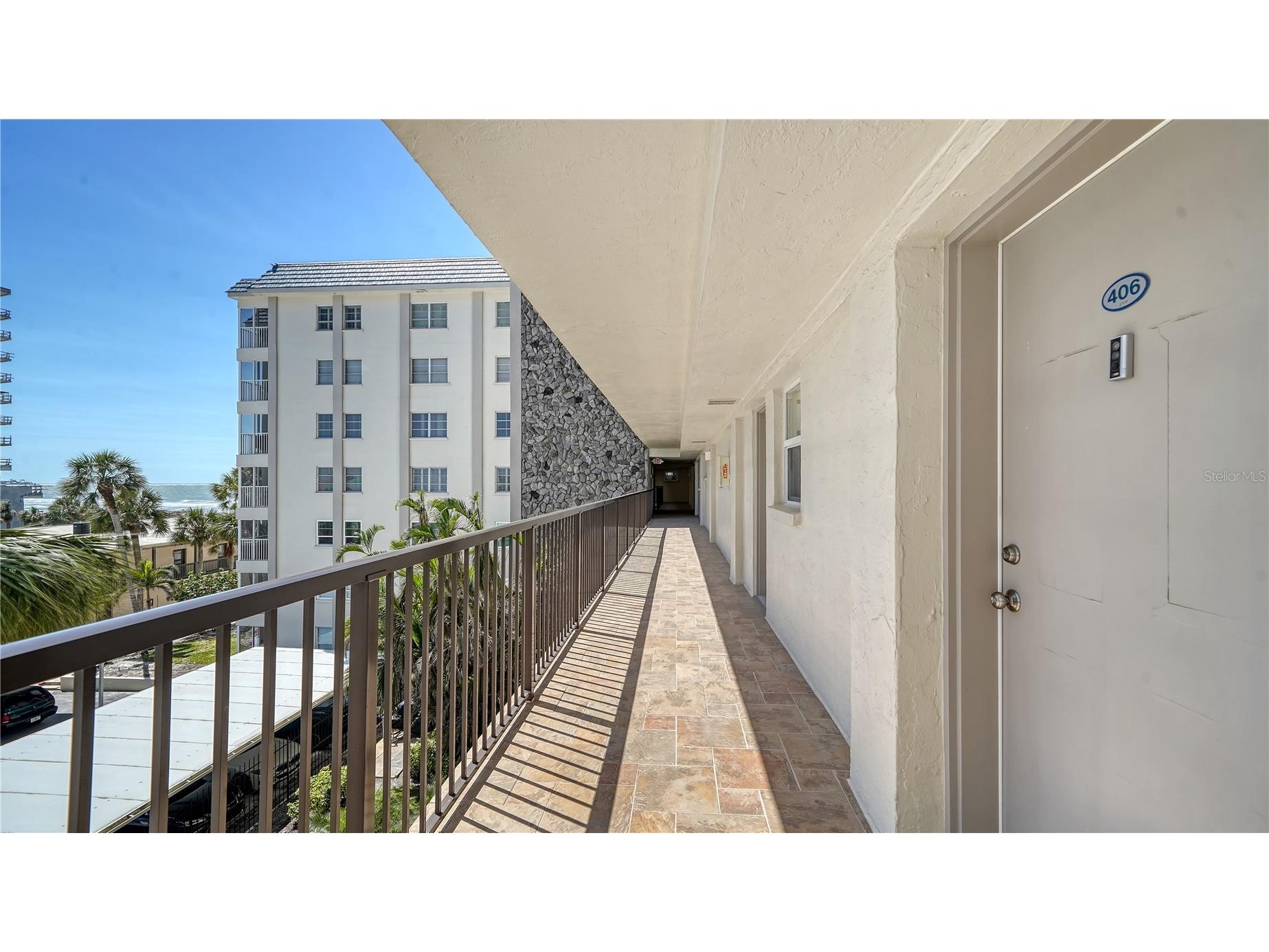 800 Benjamin Franklin Drive #406 Sarasota FL 34236 A4692189 image3