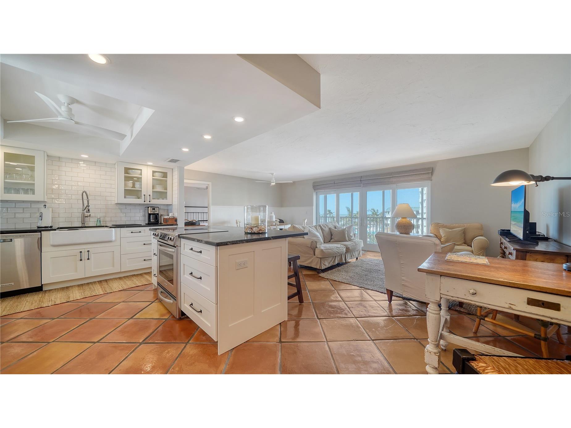 800 Benjamin Franklin Drive #406 Sarasota FL 34236 A4692189 image4