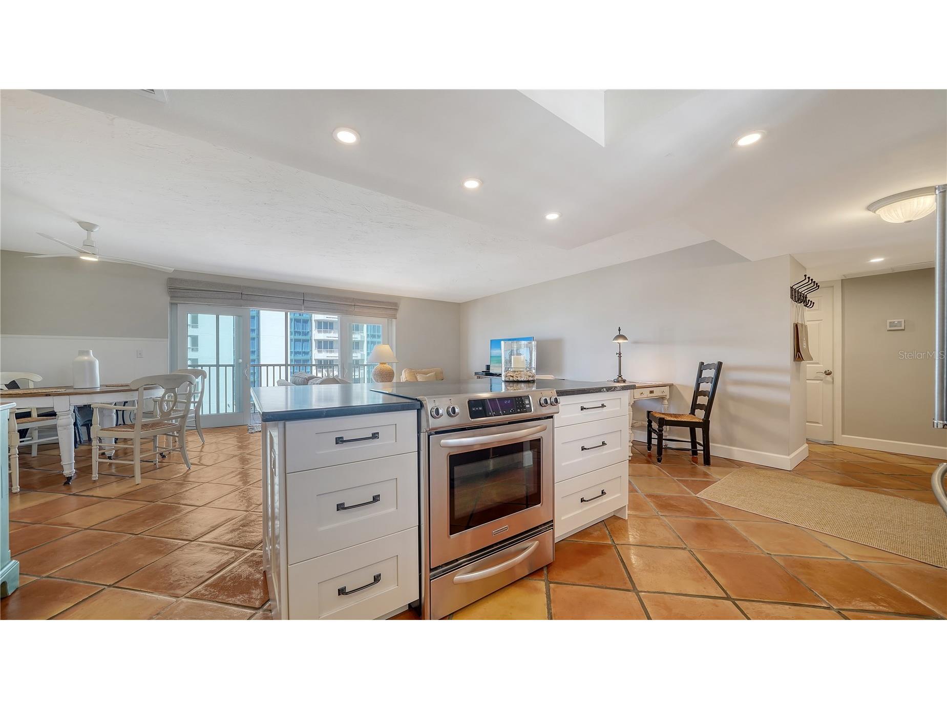 800 Benjamin Franklin Drive #406 Sarasota FL 34236 A4692189 image8