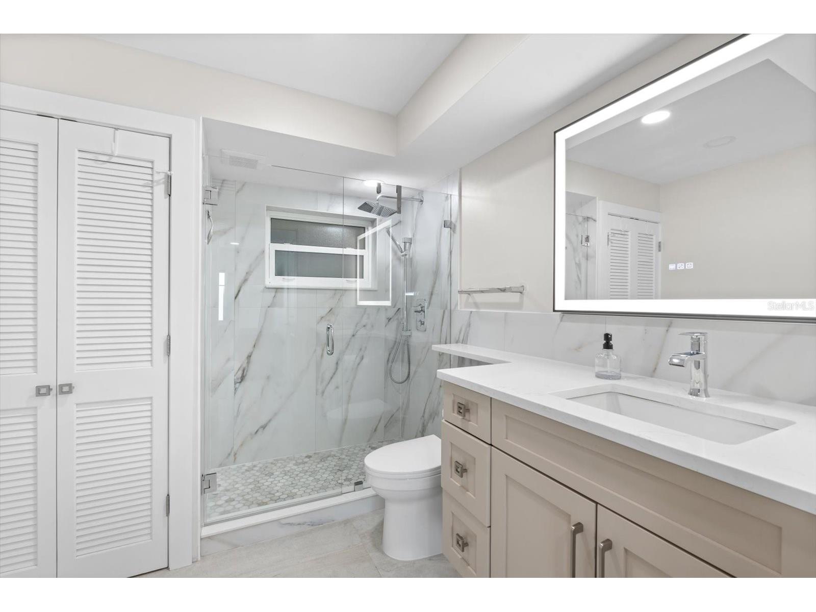 800 Benjamin Franklin Drive #505 Sarasota FL 34236 A4695740 image15